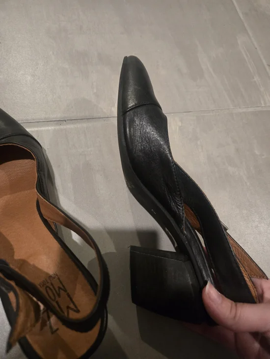 Miz Mooz Black Leather Slingback Pointed-Toe Pumps Size 11 - Picture 5 of 6